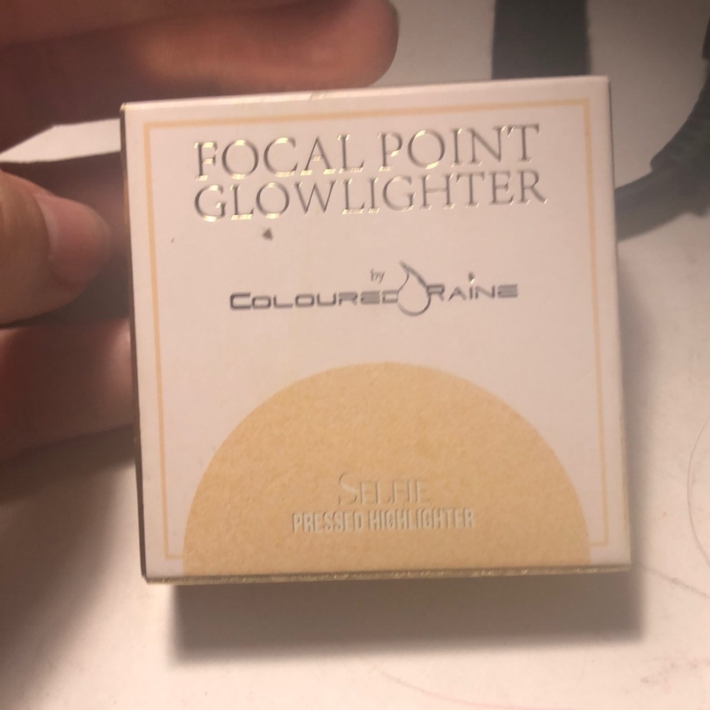 Focal point glowlighter by coloured raine